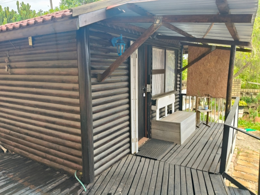 6 Bedroom Property for Sale in Paradise Beach Eastern Cape